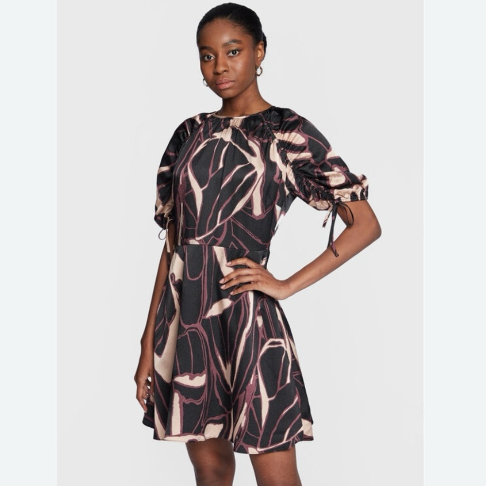 NWT Ted Baker Gilliaa Abstract Print Mini Fit and Flare Dress with puff sleeves